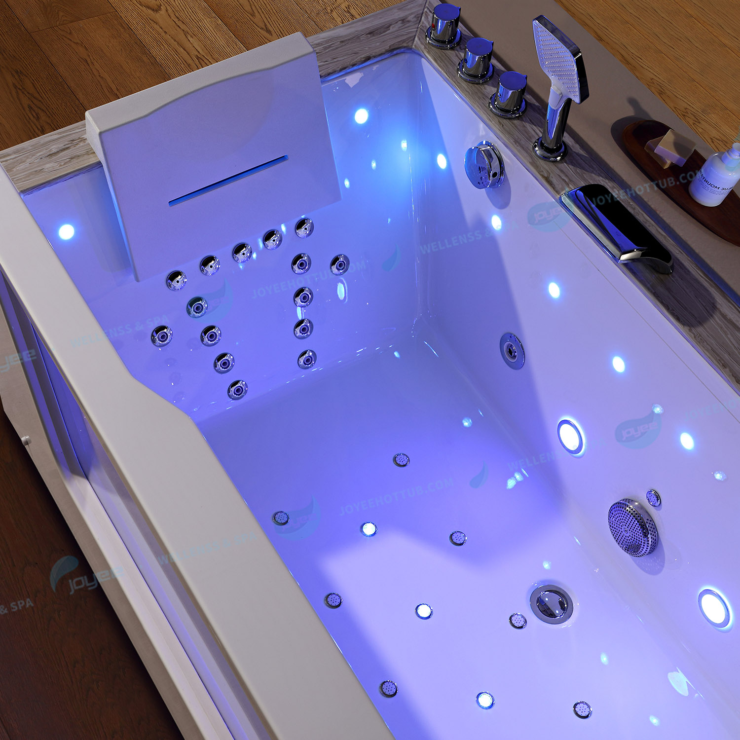 acrylic bathtub