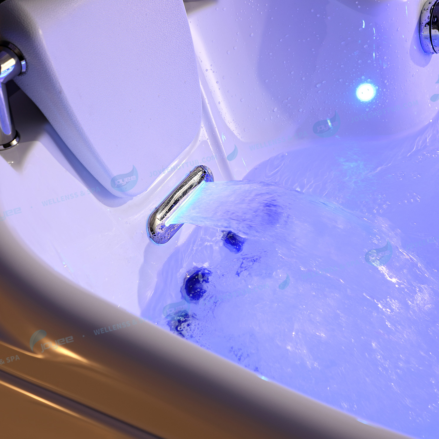 jacuzzi with waterfall