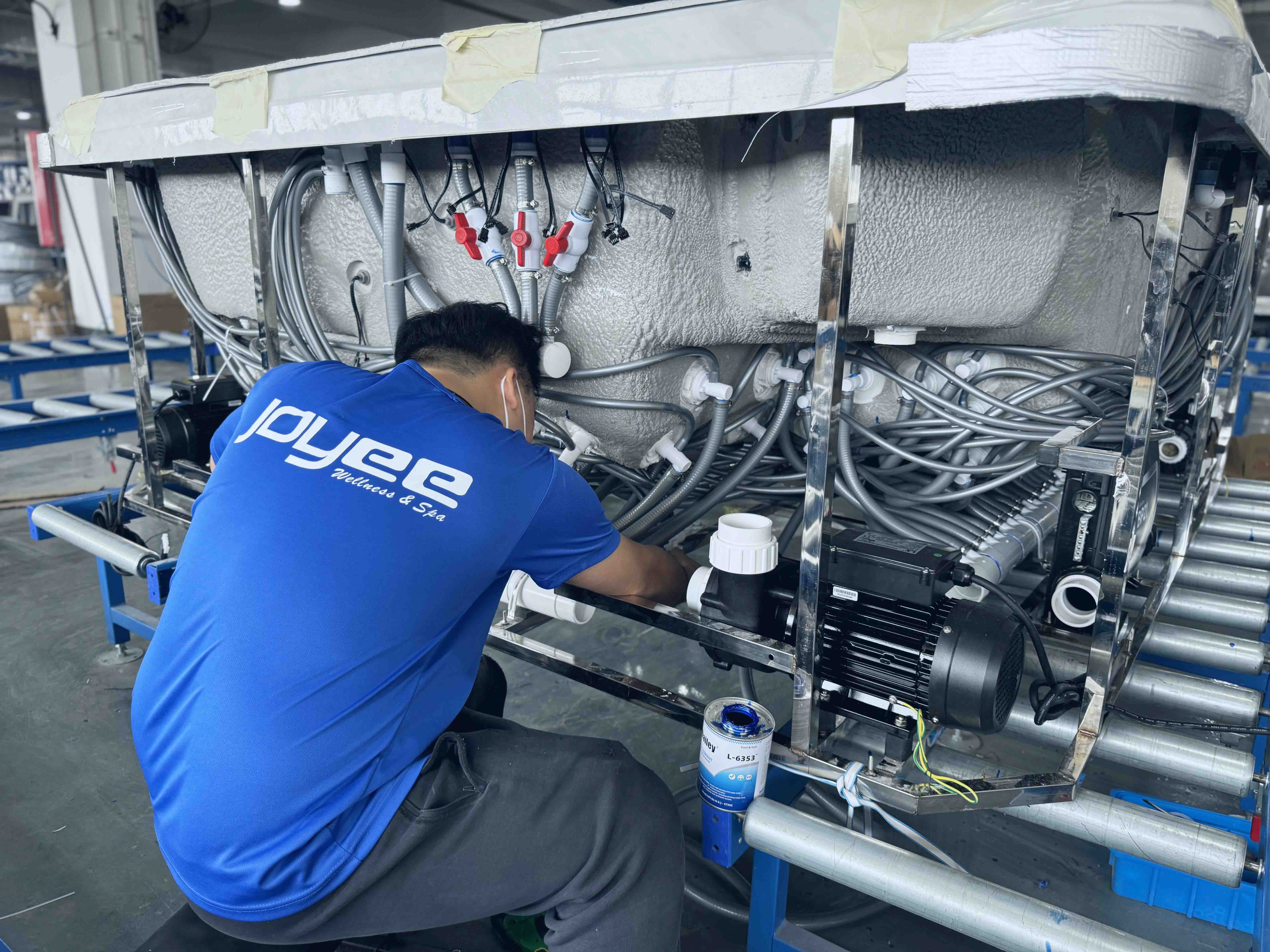 Hot Tub Assembly